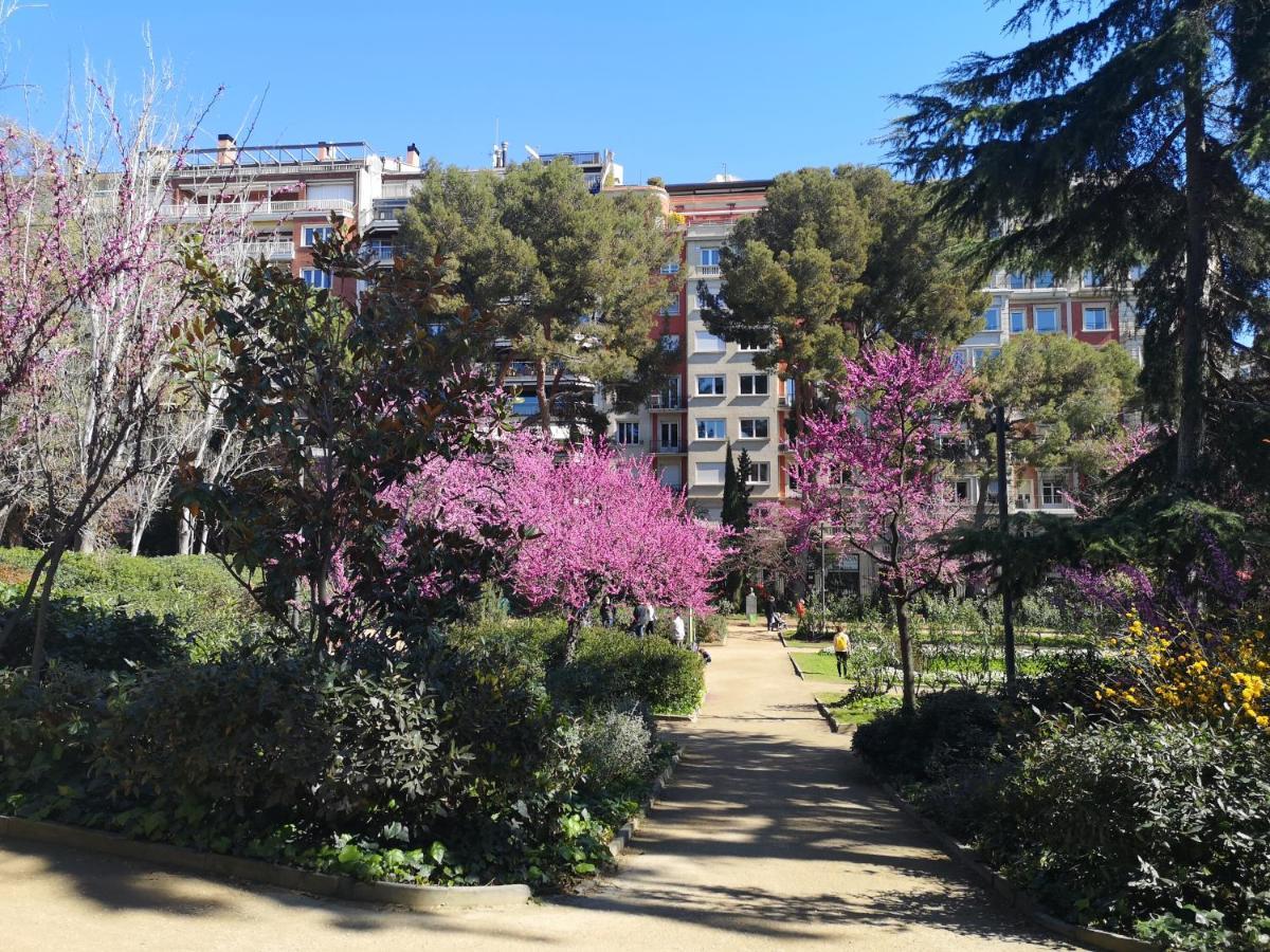 Aparteasy - Turo Park With Lovely Balcony Барселона Экстерьер фото